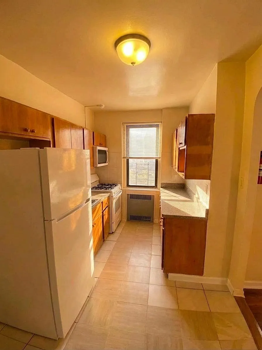 Building Photo - 89-11 153rd St #107