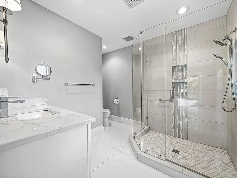 417 N Country Club Dr — Photo 24