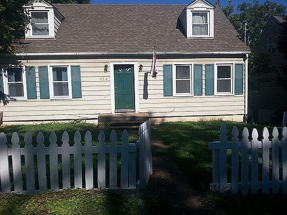 1st image of 614 Churchill Dr