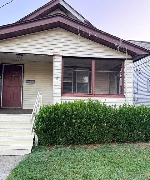 1954 Berkshire Pl — Photo 2