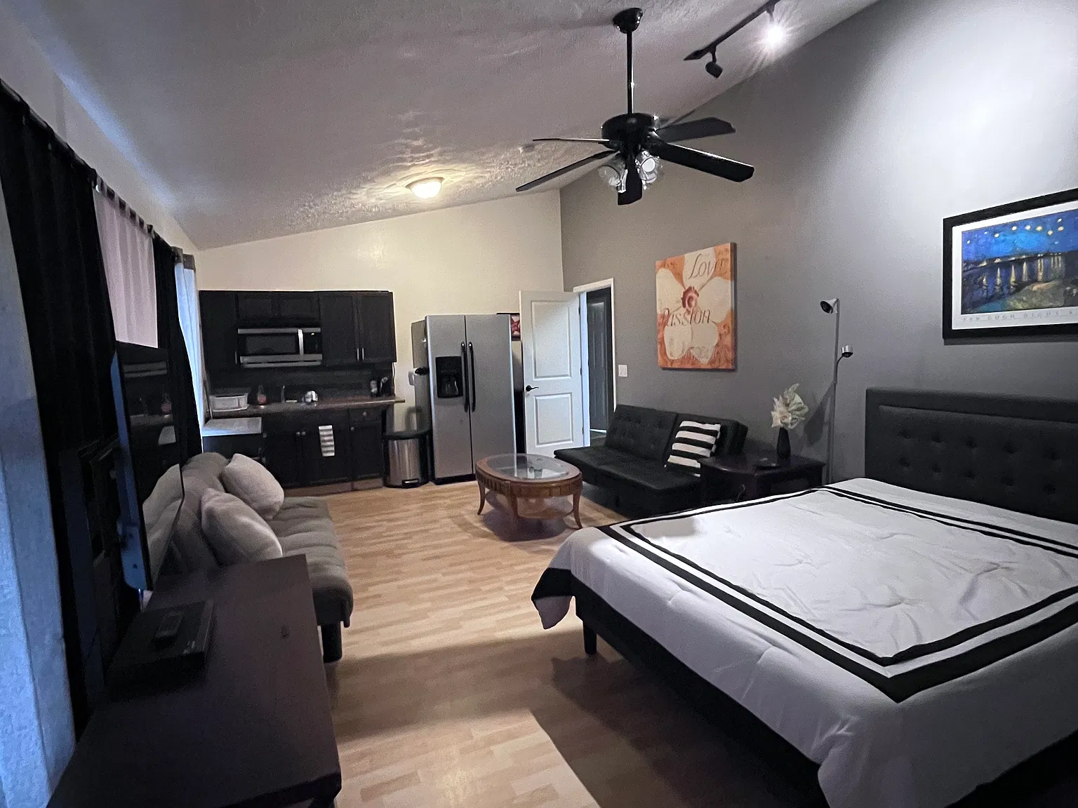 Studio, 317 sqft, $1,100 — Photo 2