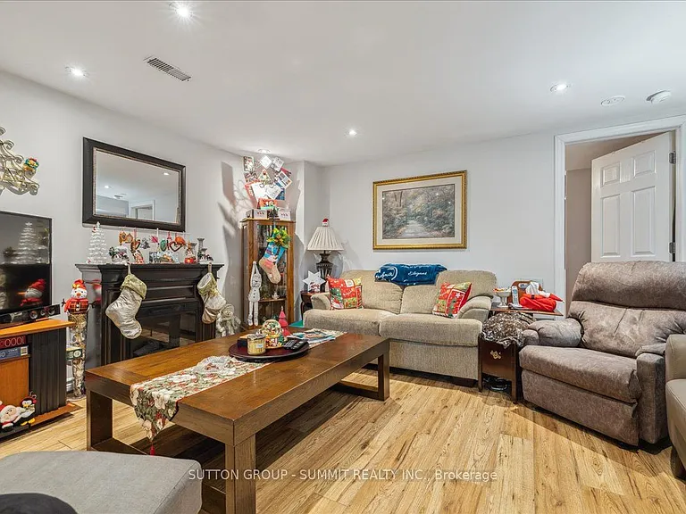 9 Grenadier Dr #LOWER — Photo 16