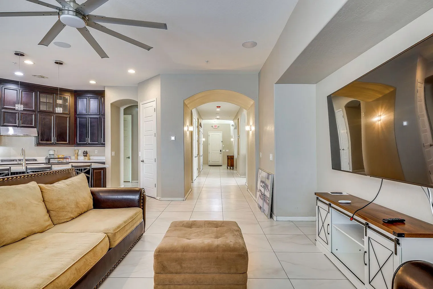4 bed, 3.0 bath, 2992 sqft, $5,225 — Photo 1