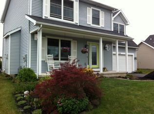 1558 Meadowbrook Ln, Farmington, NY 14425