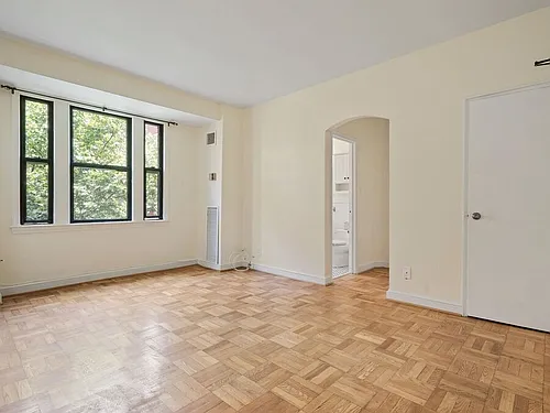 2515 K St NW #609 Photo 1