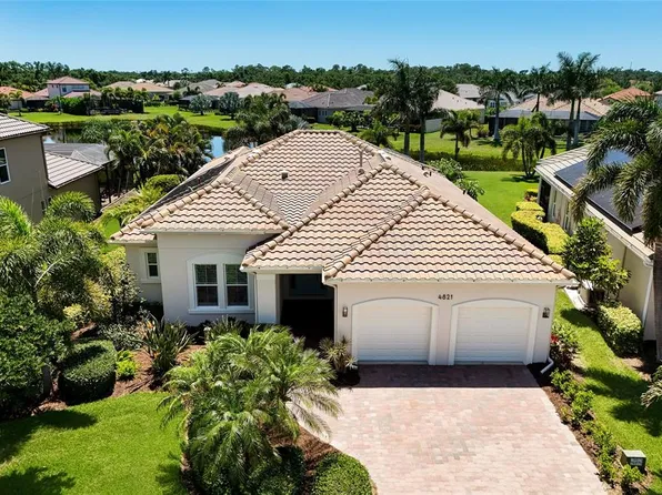 4821 Royal Dornoch Cir, Bradenton, FL 34211