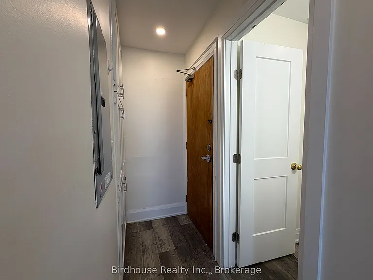 19 Cambridge St S #1 — Photo 11