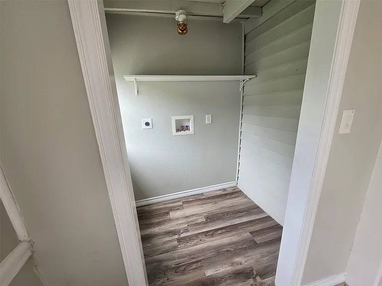 202 N Logan St — Photo 4