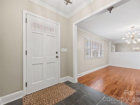 2nd image of 946 Scotch Dr