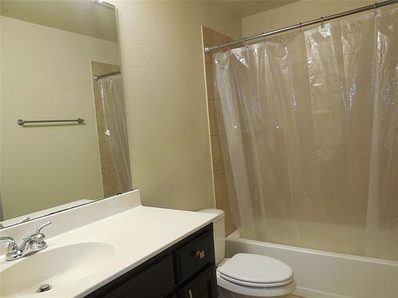 5th image of 13713 Bluebell Dr