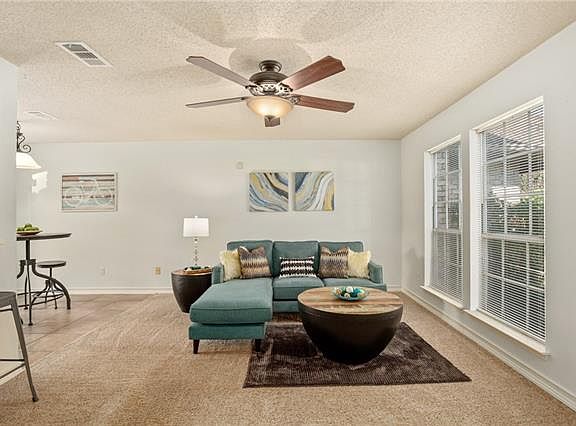 4th image of 1015 E Yager Ln Unit 129