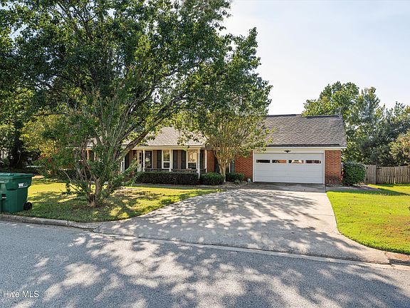 3rd image of 512 Waterford Drive