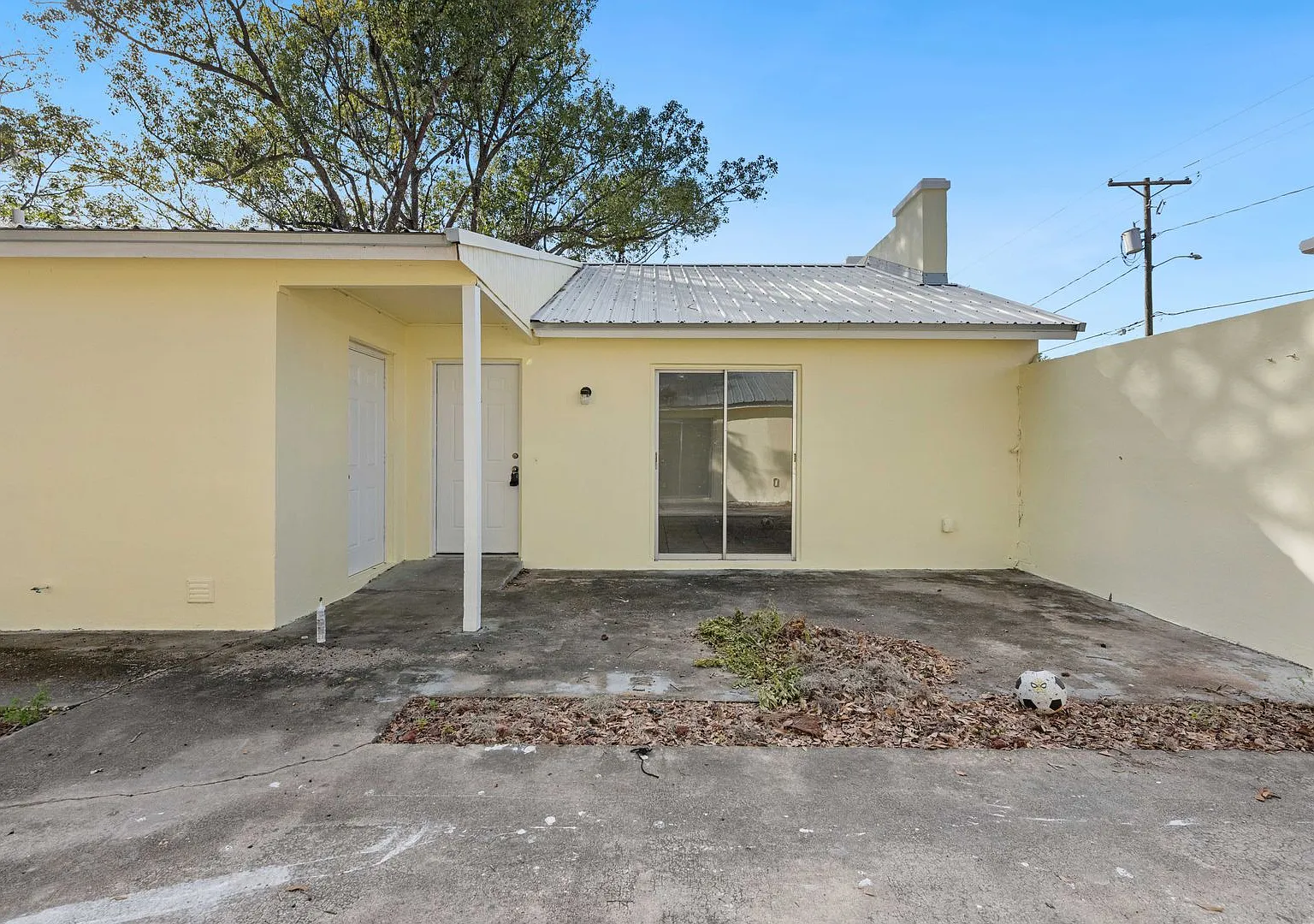 MLK Ave Dade City — Photo 1