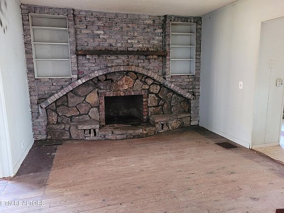 3rd image of 2316 Poe Rd