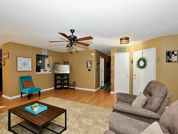 4th image of 649 Blue Meadow Dr