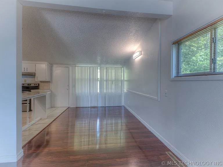 2234 N Main St — Photo 7