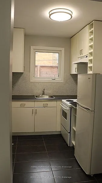 3 bed, $2,400 — Photo 3