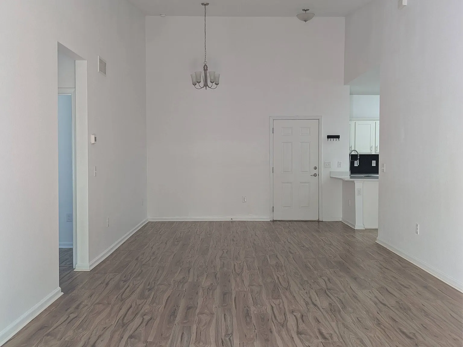 3 bed, 1150 sqft, $1,750 — Photo 3