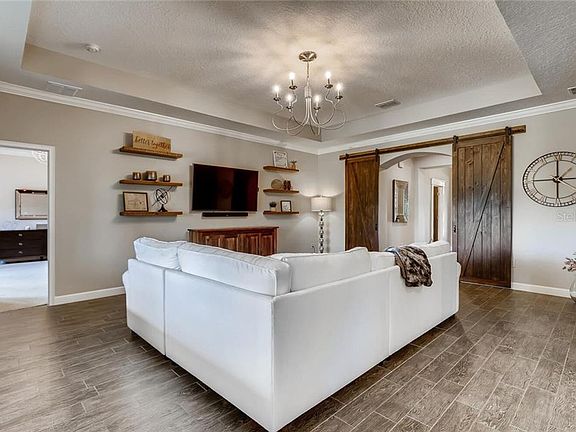 4th image of 7519 Bluejack Oak Dr