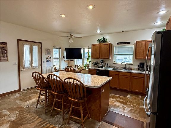 5th image of 105 3rd St N