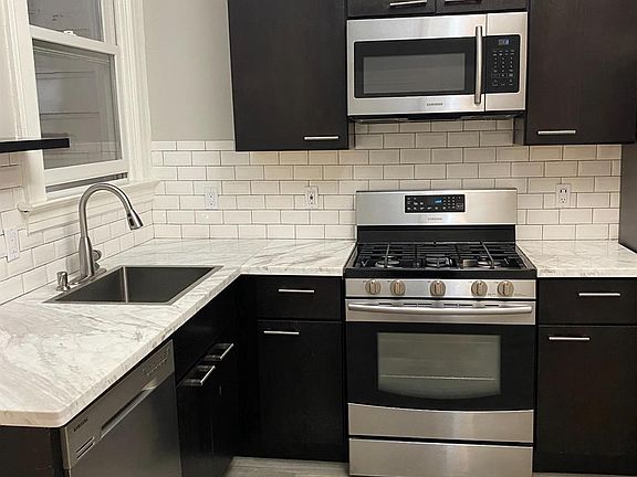 3rd image of 3025 Fillmore St