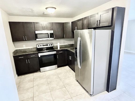 4th image of 2625 Rose Blvd