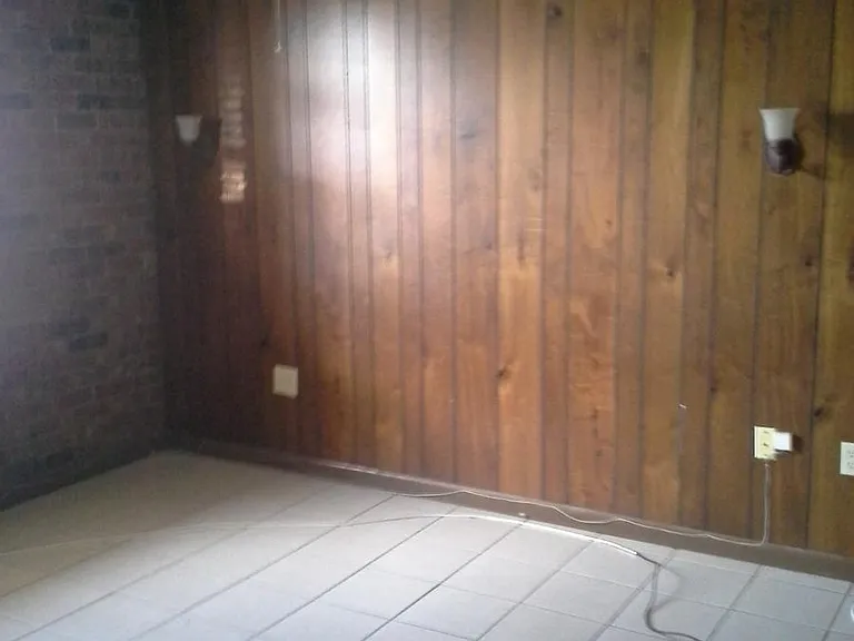100 Myra St — Photo 5