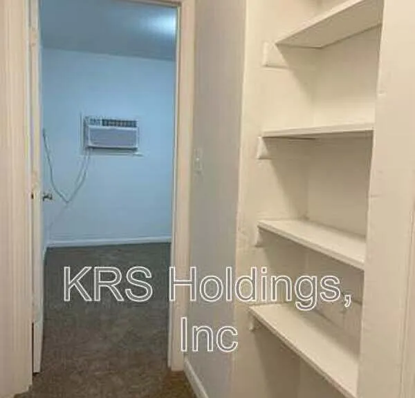 416 S West St #9 — Photo 4