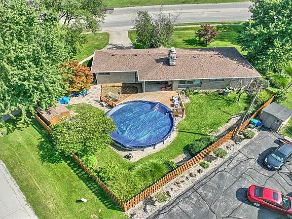 5th image of 333 N Country Club Rd