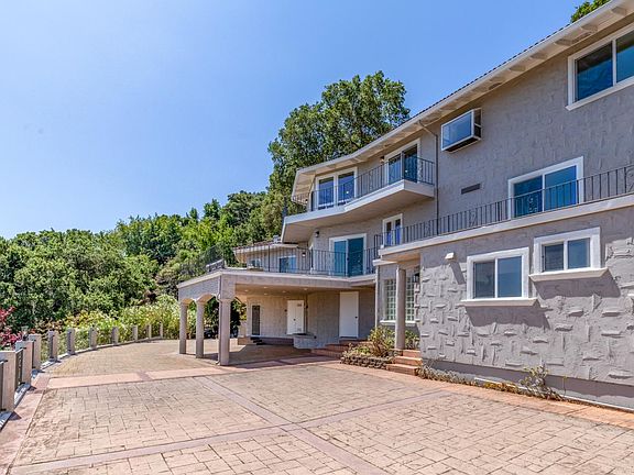 3rd image of 10955 Stonebrook Dr
