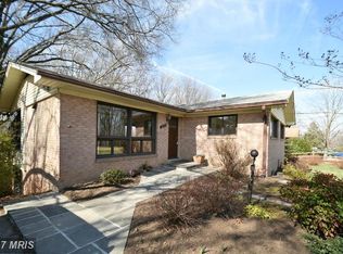 3804 Woodburn Rd, Annandale, VA 22003