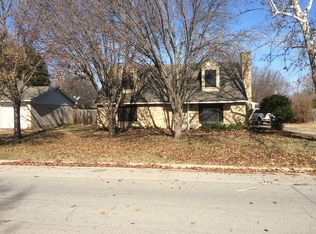 1613 Timbercreek Rd, Benbrook, TX 76126