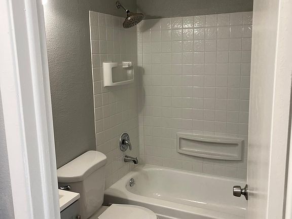 5th image of 3315 W Cedar Ave