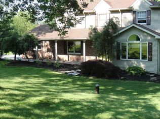 1870 Overlook Dr, Hellertown, PA 18055