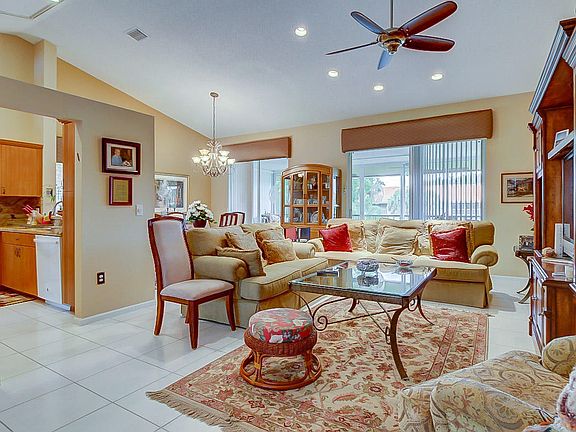 2nd image of 9540 Shadybrook Dr APT 201