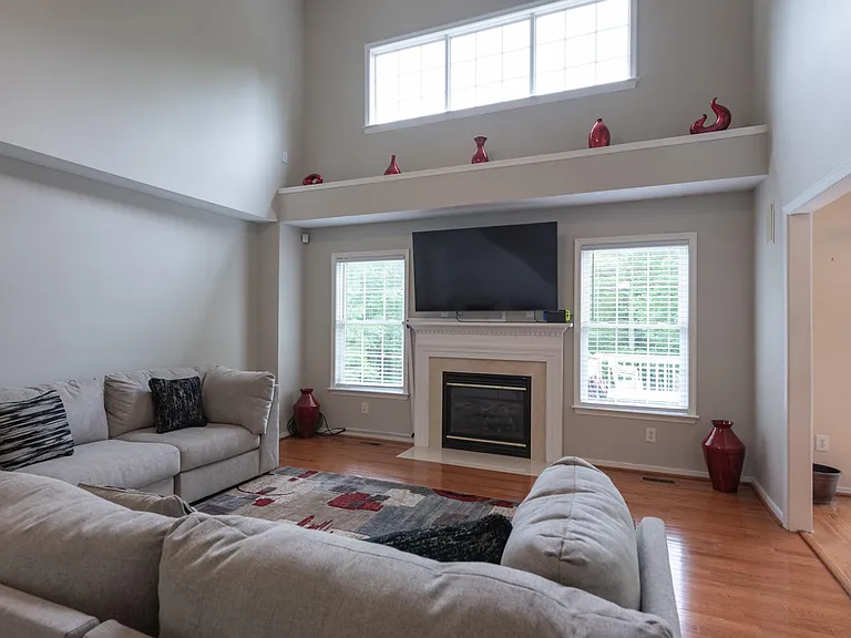 5121 Lippingham Ln — Photo 12
