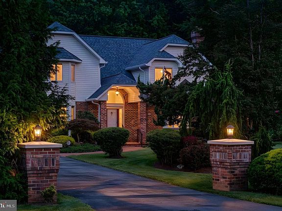 5th image of 13901 Mount Oak Ct