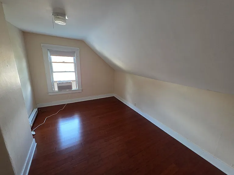 74 Campbell St — Photo 24