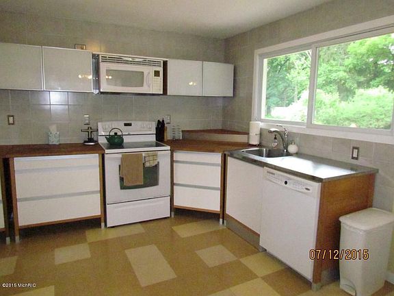 5th image of 607 Jakway Ave