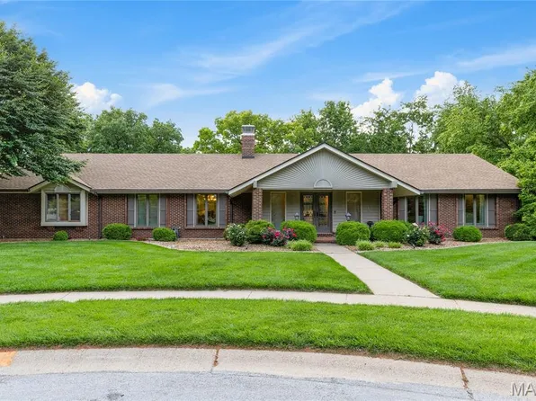 3736 Runnymede Dr, Saint Charles, MO 63301