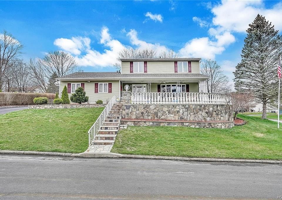 1st image of 323 Burroughs Ln