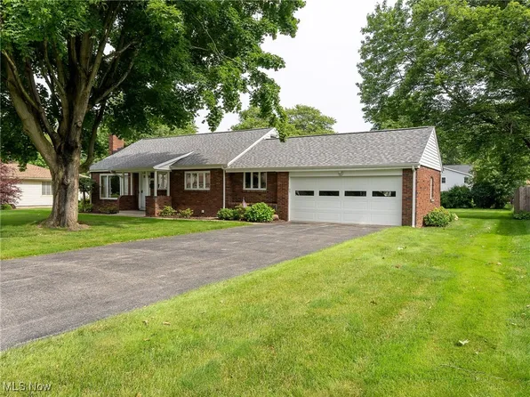 221 Nesbitt St, Poland, OH 44514