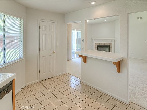 4th image of 18 Dawn Ct