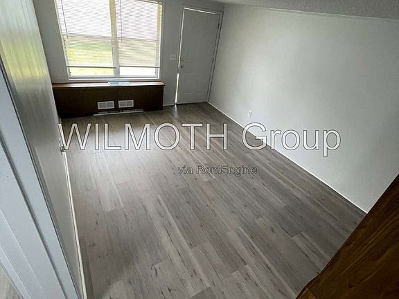 3rd image of 2000 Indianapolis Rd #112
