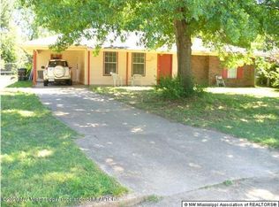 6250 Shady Glen Cv, Horn Lake, MS 38637