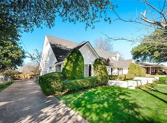 2nd image of 1127 Willow Creek Dr