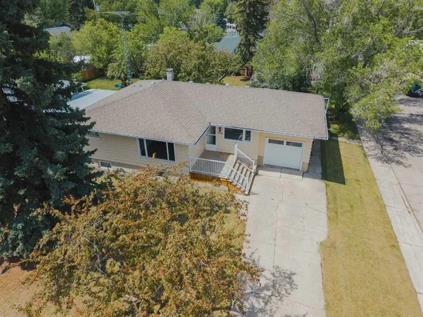 5202 E 56th Ave, Olds, AB T4H 1H8