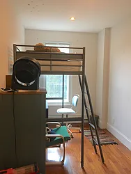 Rented by R New York