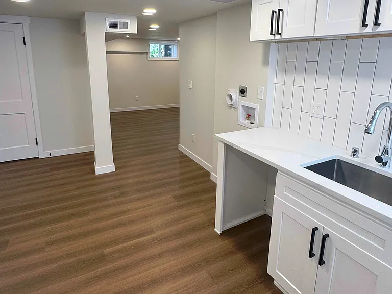 Lower Wet Bar/Kitchen