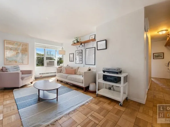 473 Fdr Dr image 1 of 6